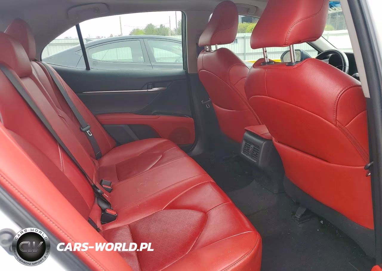 2018 Toyota Camry Xse VIN:4T1B61HK4JU086714 - 10