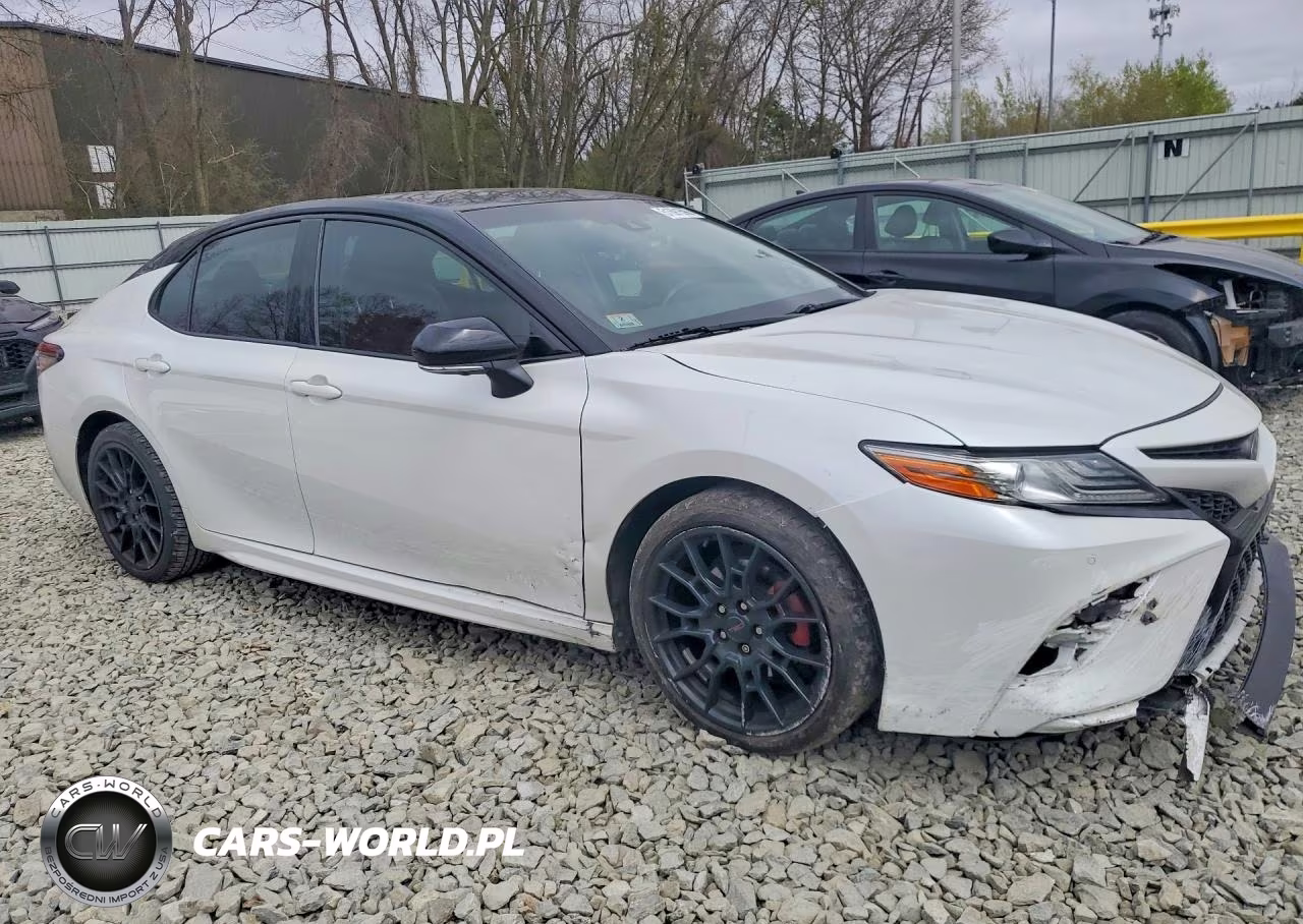 2018 Toyota Camry Xse VIN:4T1B61HK4JU086714 - 4