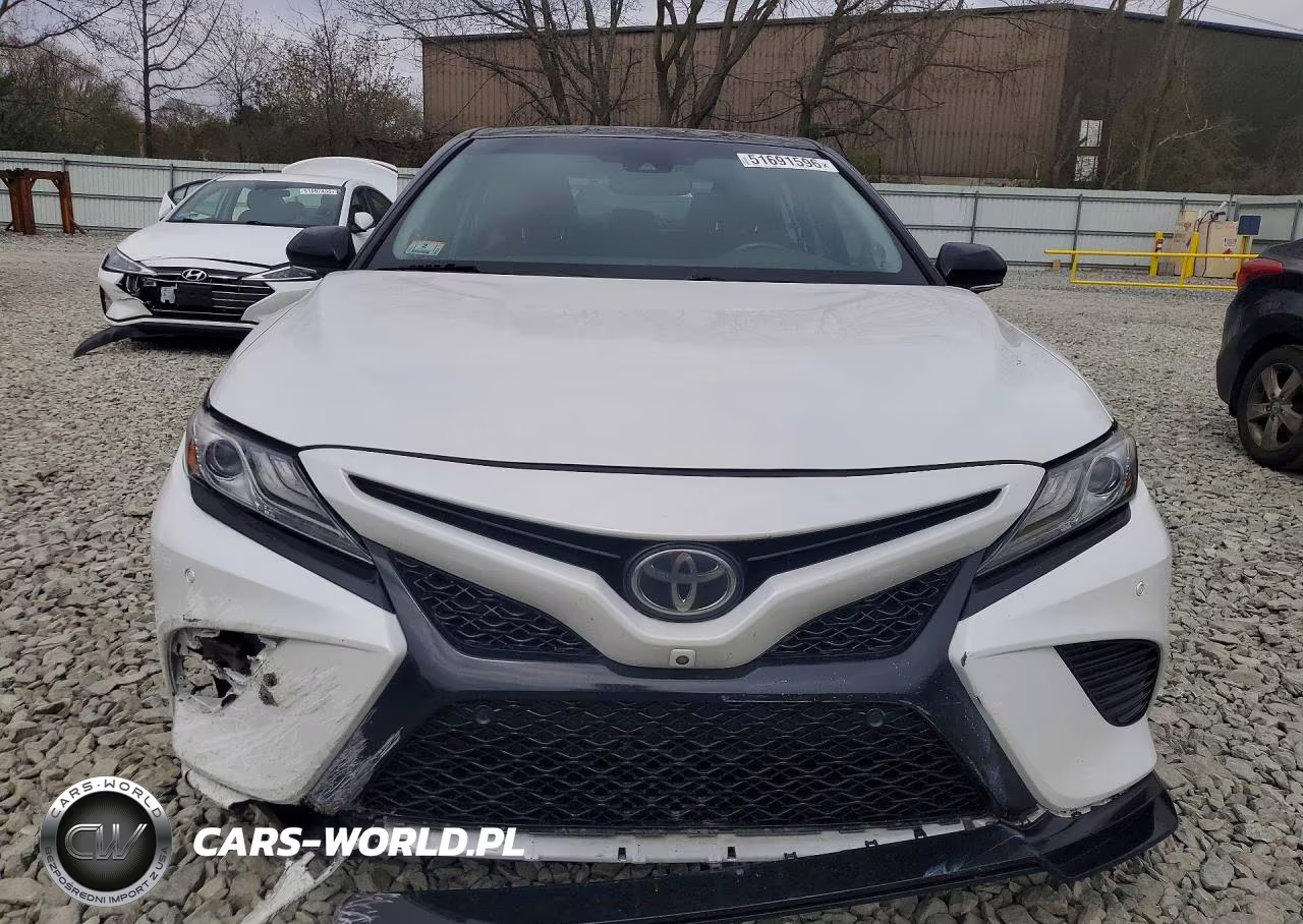 2018 Toyota Camry Xse VIN:4T1B61HK4JU086714 - 5