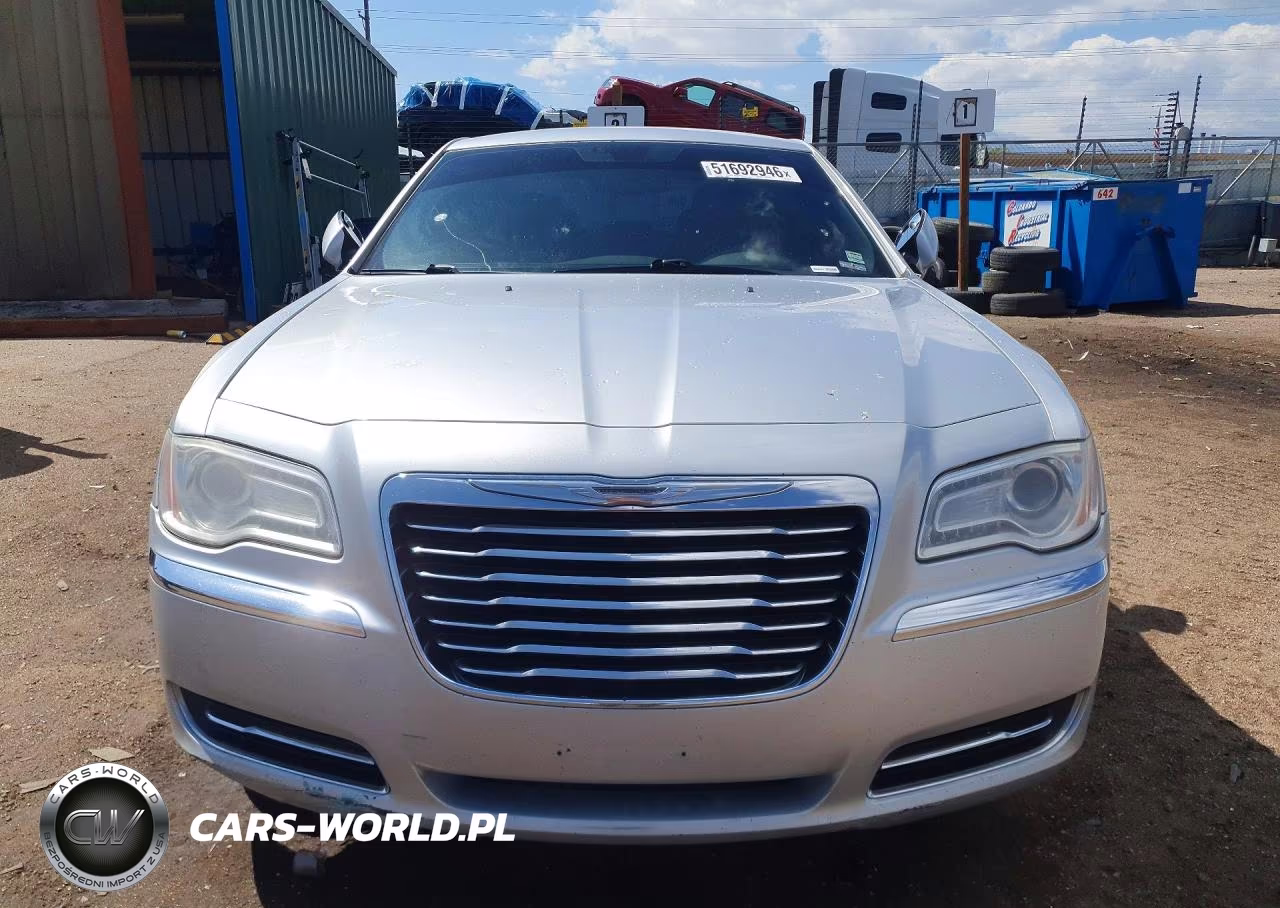 2012 Chrysler 300 VIN:2C3CCAAGXCH196944 - 5