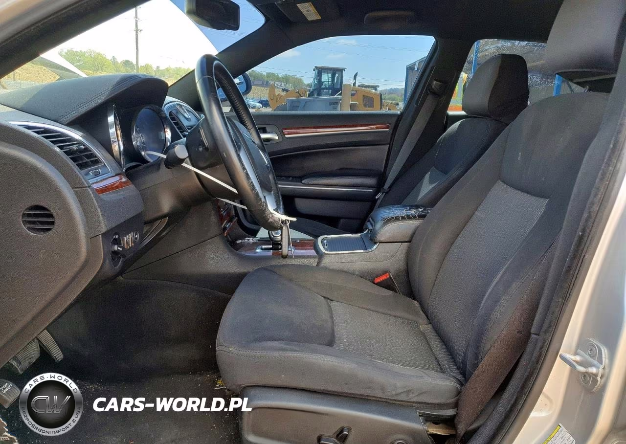 2012 Chrysler 300 VIN:2C3CCAAGXCH196944 - 7