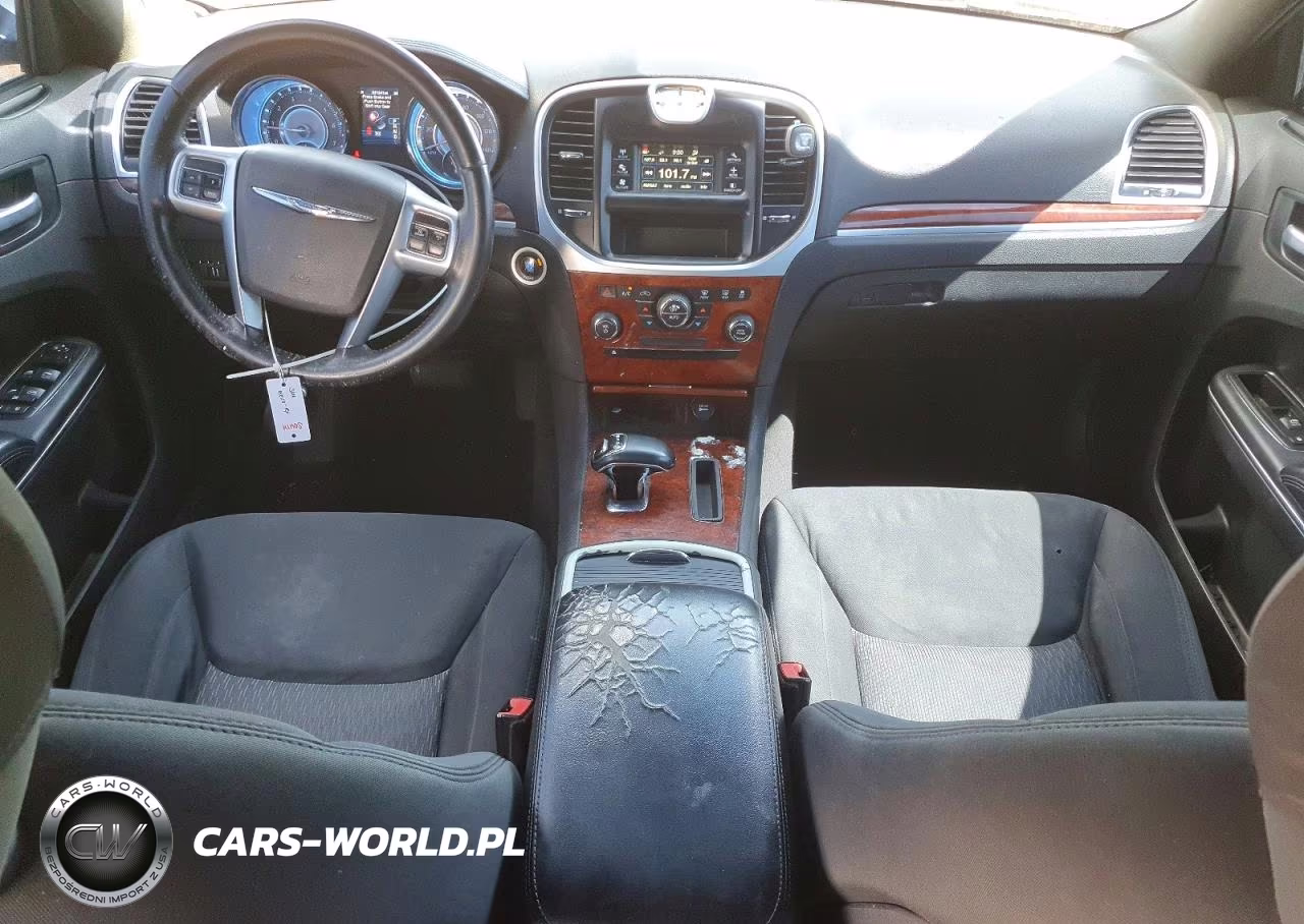 2012 Chrysler 300 VIN:2C3CCAAGXCH196944 - 8