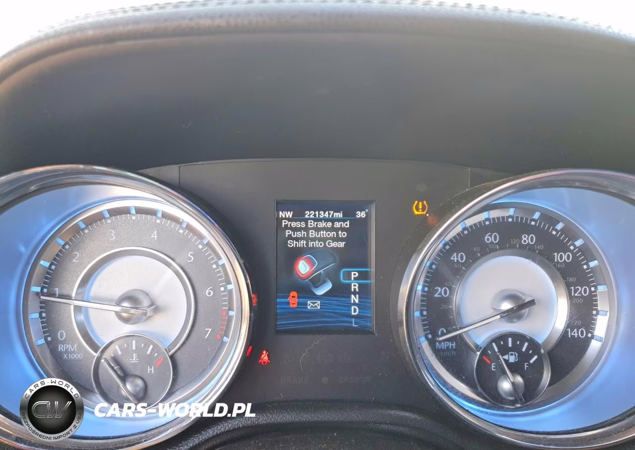 2012 Chrysler 300 VIN:2C3CCAAGXCH196944 - 9