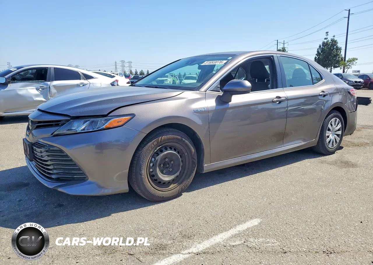 2020 Toyota Camry Le – zdjęcie 1 z 12