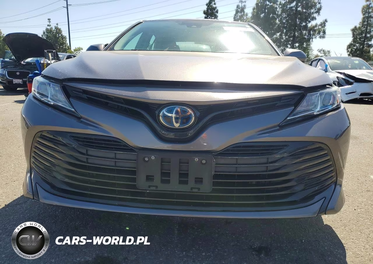 2020 Toyota Camry Le VIN:4T1C31AK5LU525171 - 5