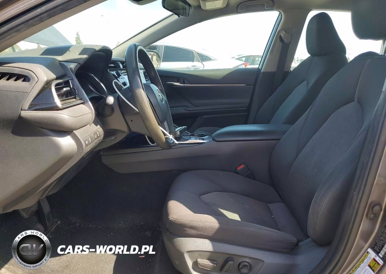 2020 Toyota Camry Le VIN:4T1C31AK5LU525171 - 7