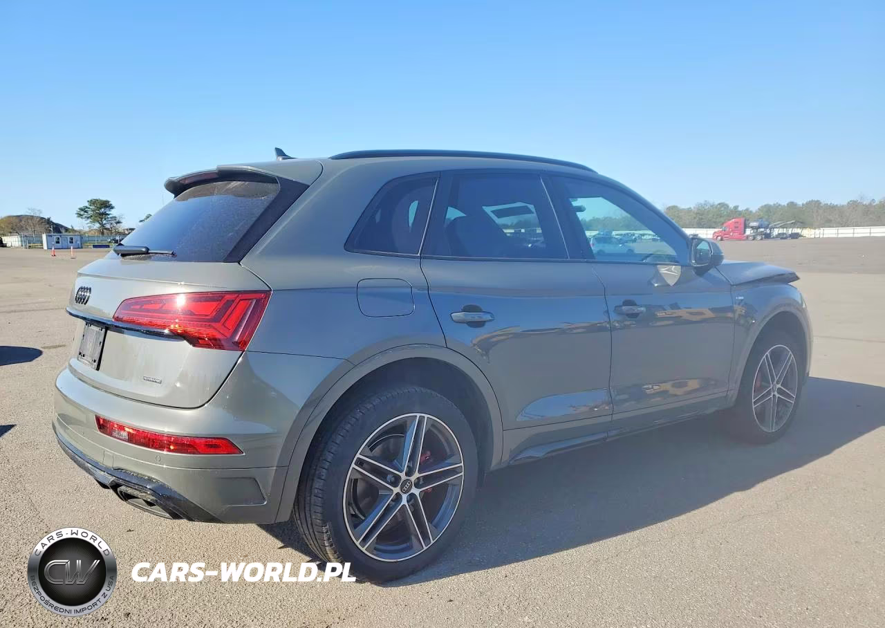 2024 Audi Q5 E Premium Plus 55 VIN:WA1E2AFY8R2137699 - 3