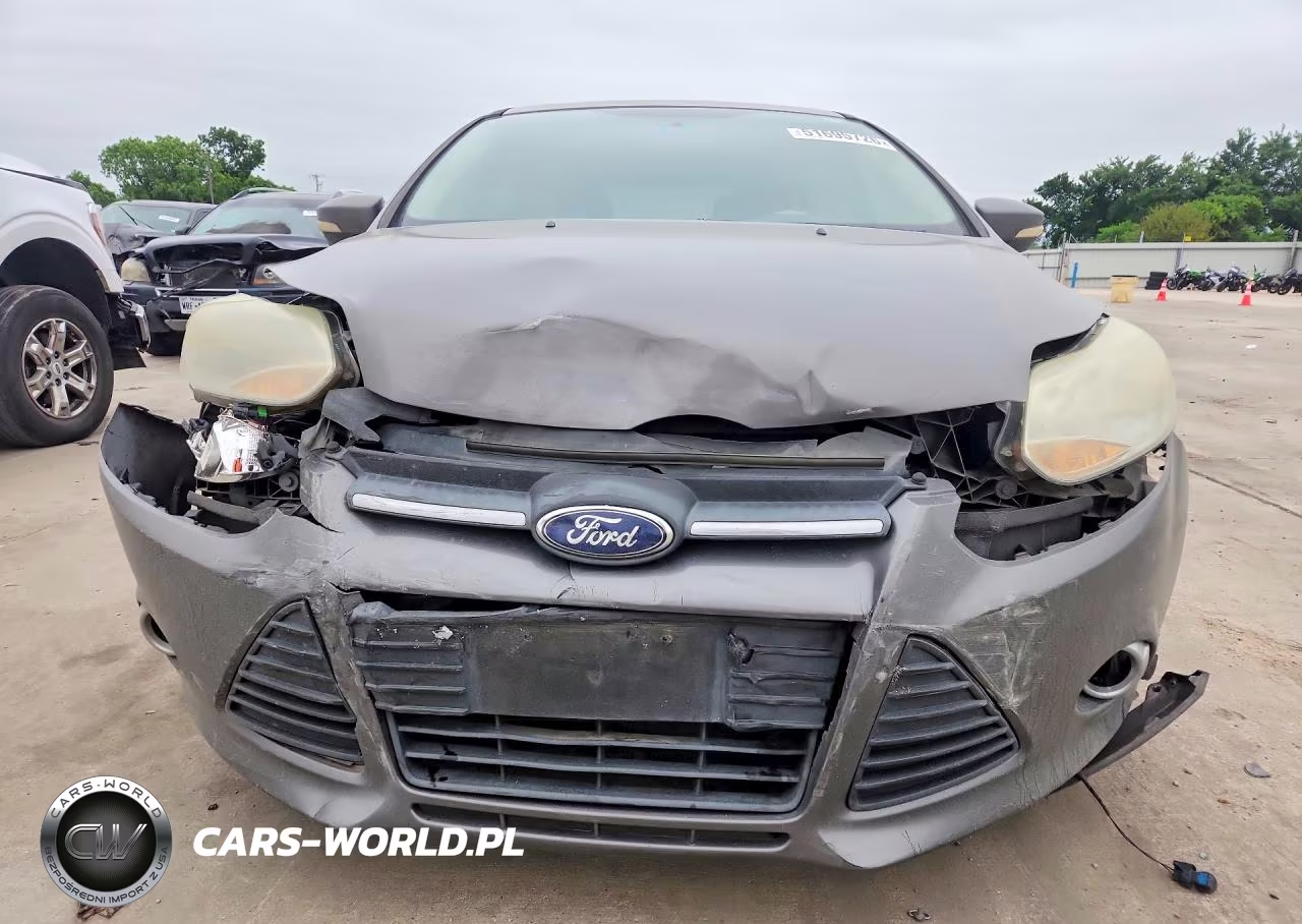 2014 Ford Focus Se VIN:1FADP3K21EL326527 - 5