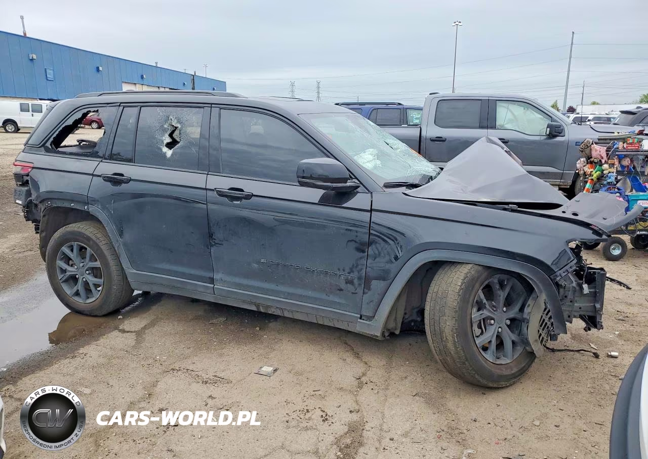 2025 Jeep Grand Cherokee Laredo VIN:1C4RJHAG1SC336725 - 4