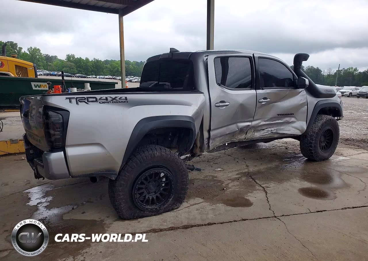 2018 Toyota Tacoma Trd Off-Road VIN:5TFCZ5AN6JX162265 - 3
