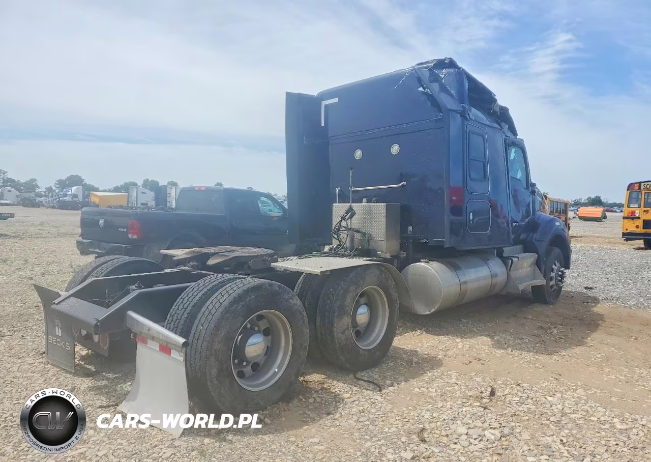 2016 Kenworth Construction T880 VIN:1XKZD49X7GJ131079 - 4