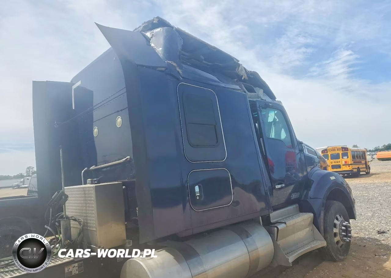 2016 Kenworth Construction T880 VIN:1XKZD49X7GJ131079 - 9
