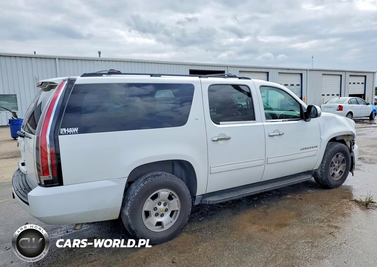 2013 Chevrolet Suburban C1500 Lt VIN:1GNSCJE01DR355573 - 3