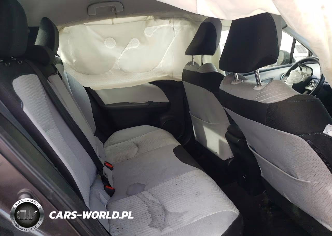2016 Toyota Prius Three VIN:JTDKARFU1G3504795 - 10