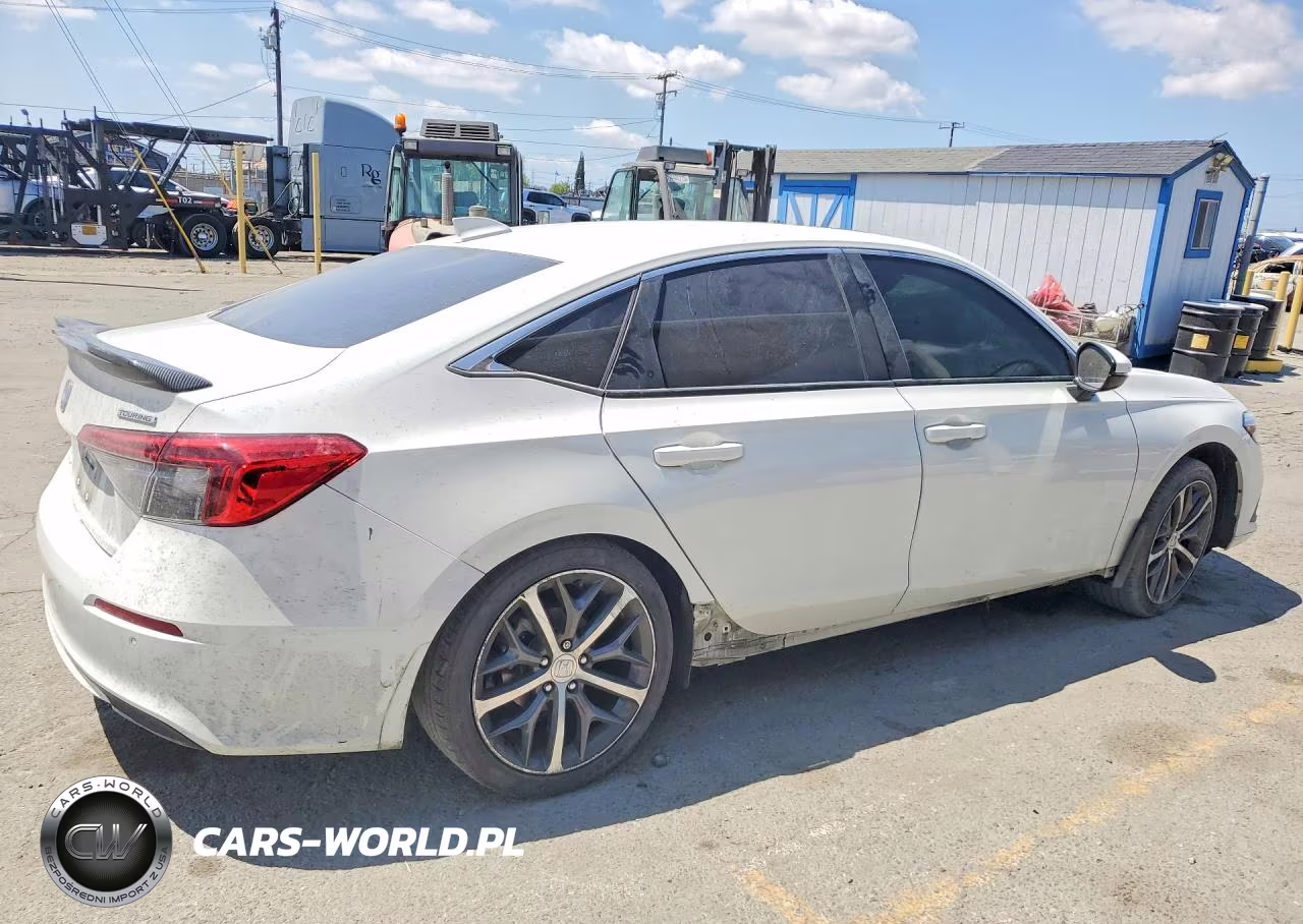 2024 Honda Civic Touring VIN:2HGFE1F95RH300652 - 3