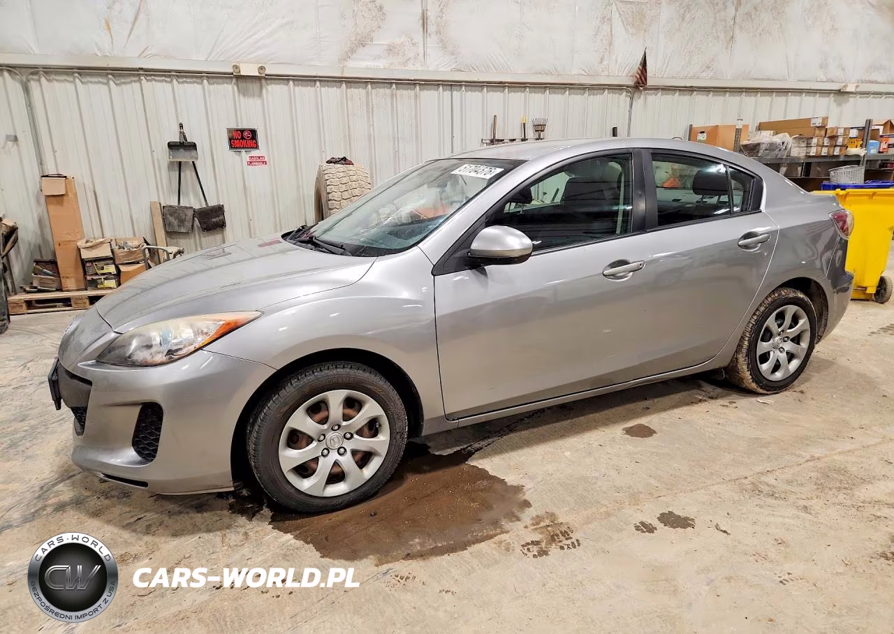 2013 Mazda 3 I
