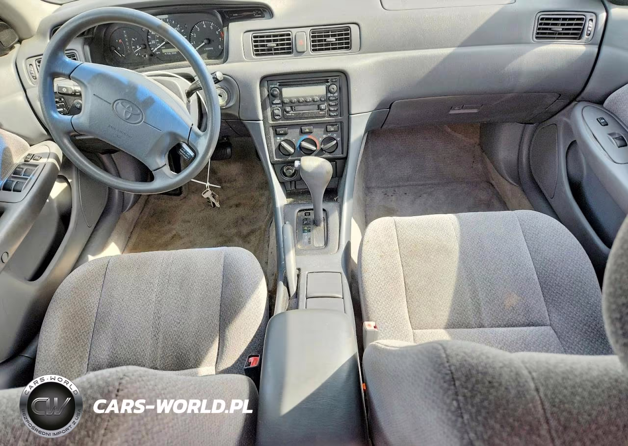 2000 Toyota Camry Le VIN:JT2BG28K9Y0426621 - 8