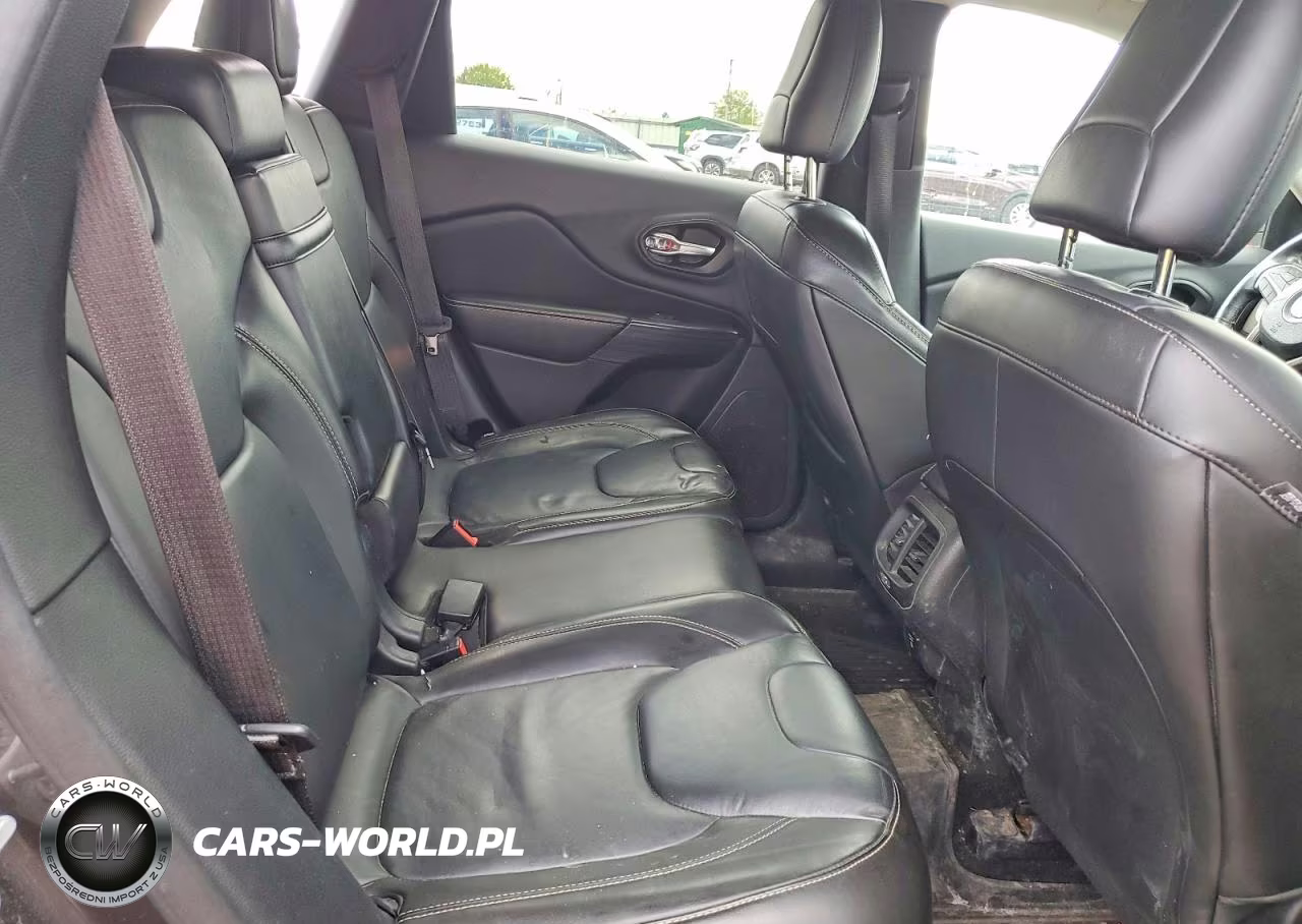 2015 Jeep Cherokee Latitude VIN:1C4PJMCB5FW625712 - 11