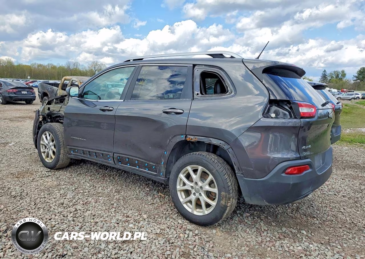 2015 Jeep Cherokee Latitude VIN:1C4PJMCB5FW625712 - 2