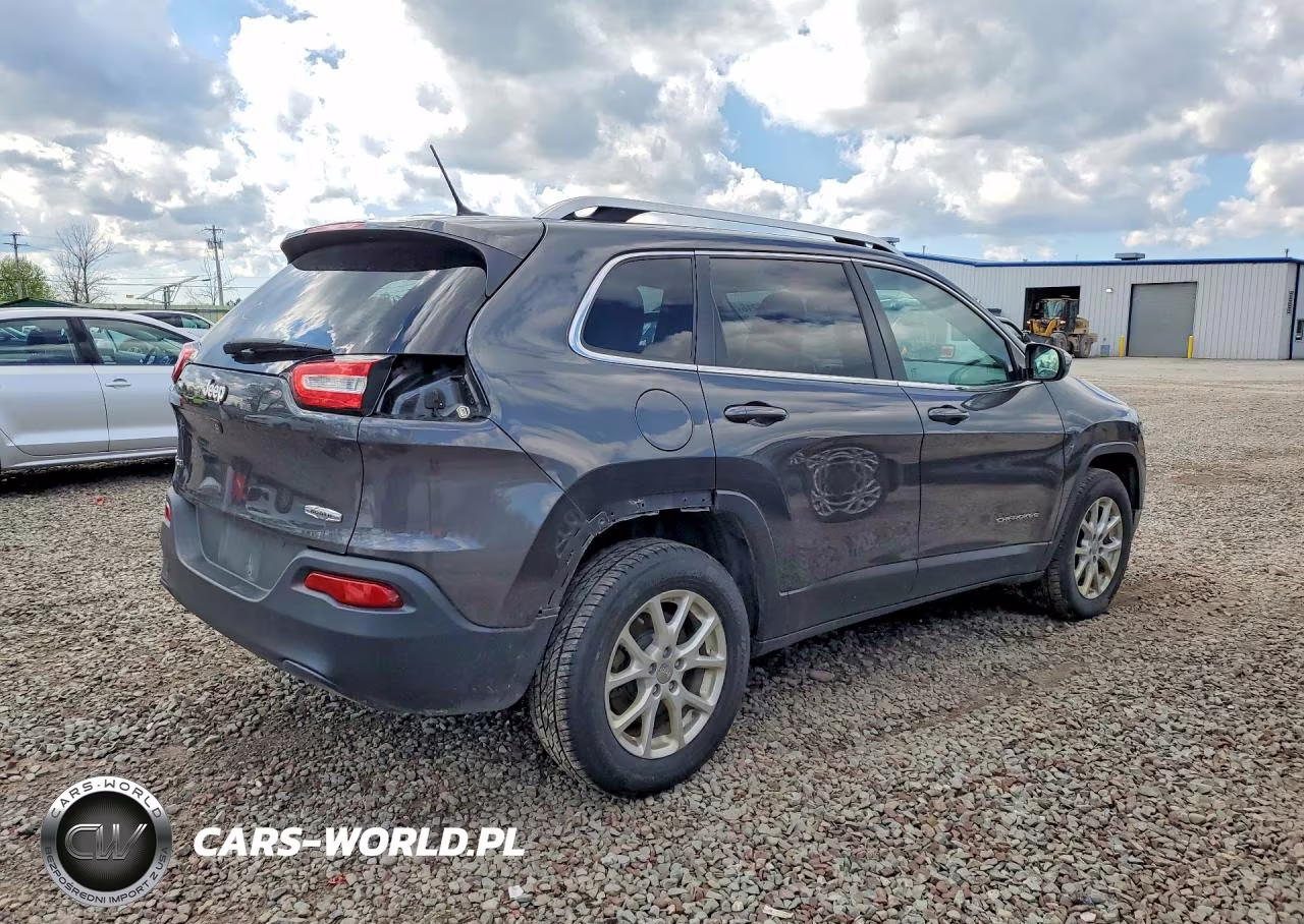 2015 Jeep Cherokee Latitude VIN:1C4PJMCB5FW625712 - 3