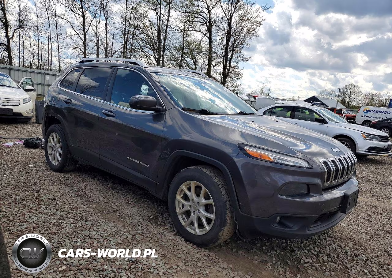 2015 Jeep Cherokee Latitude VIN:1C4PJMCB5FW625712 - 4