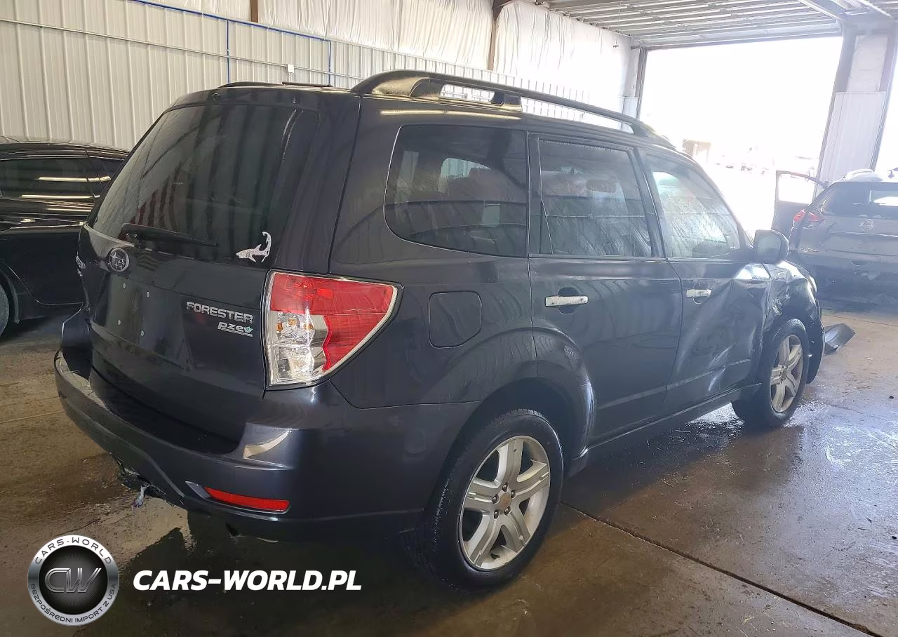 2010 Subaru Forester 2.5X Premium VIN:JF2SH6CC0AH794433 - 3