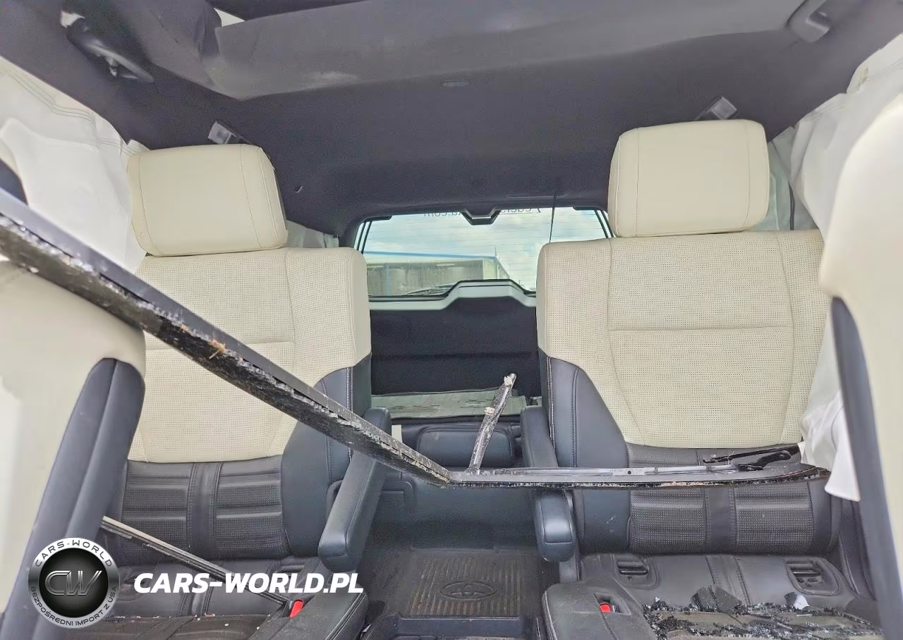 2023 Toyota Sequoia Capstone VIN:7SVAAABAXPX009423 - 10