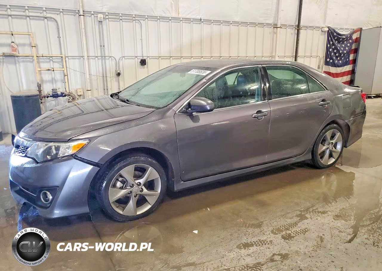 2014 Toyota Camry – zdjęcie 1 z 13