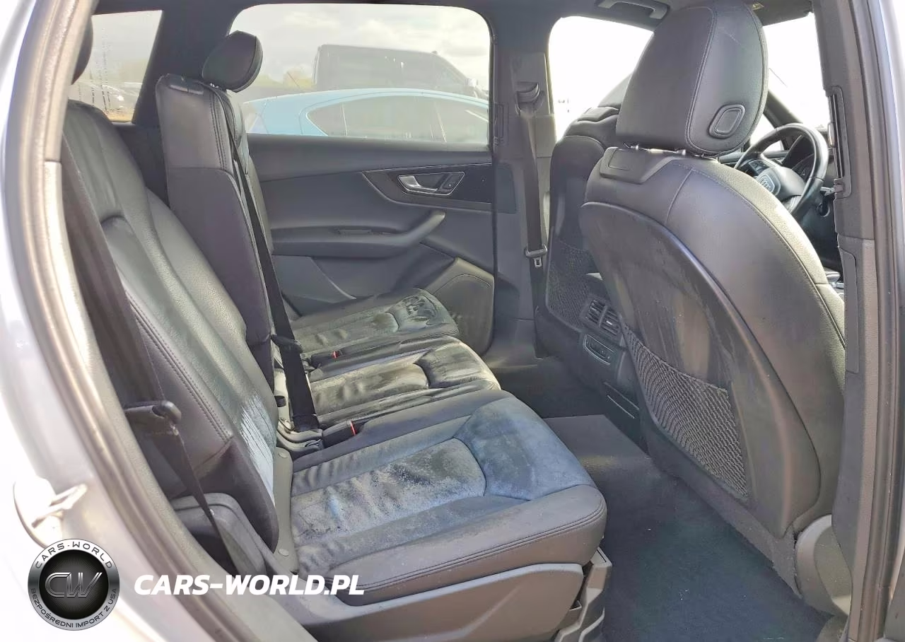 2017 Audi Q7 Premium Plus VIN:WA1LAAF7XHD021182 - 10