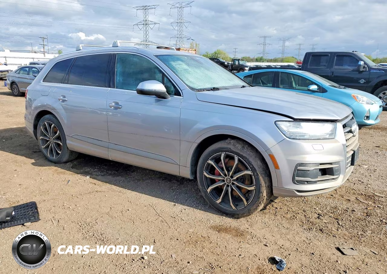 2017 Audi Q7 Premium Plus VIN:WA1LAAF7XHD021182 - 4