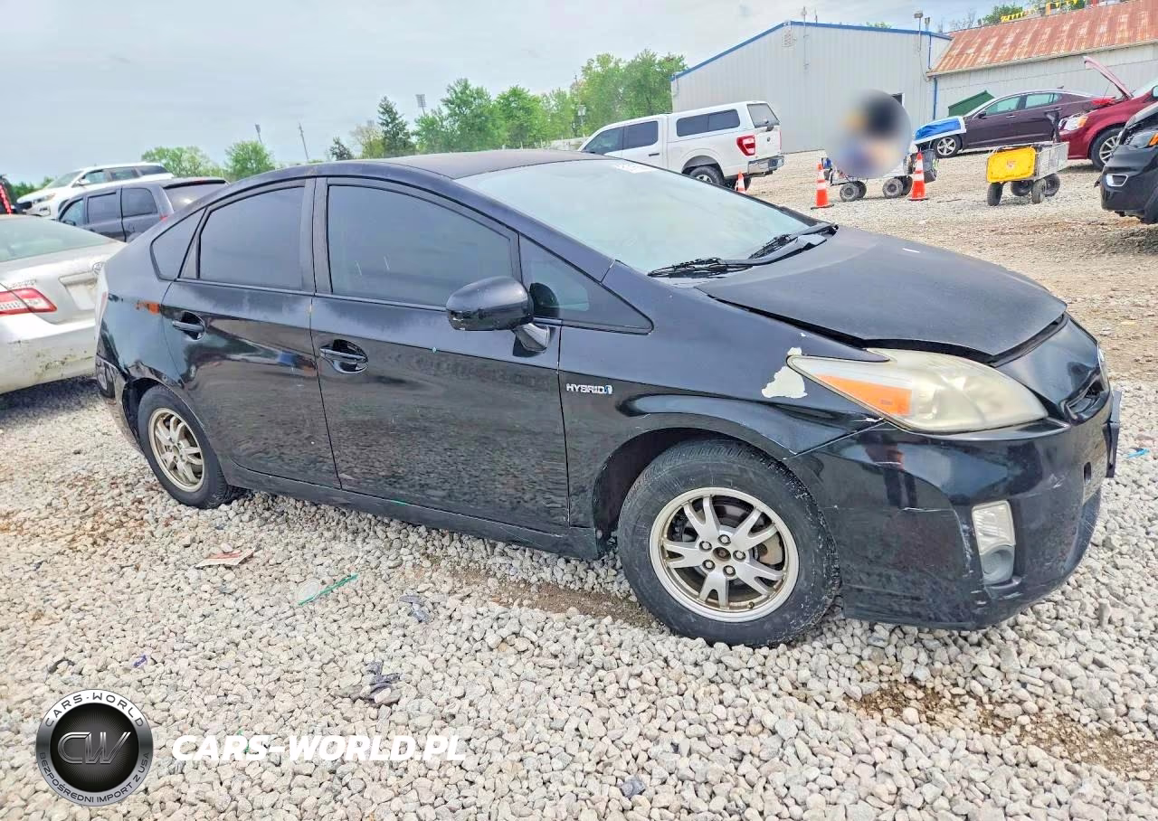 2011 Toyota Prius Two VIN:JTDKN3DU4B1456301 - 4
