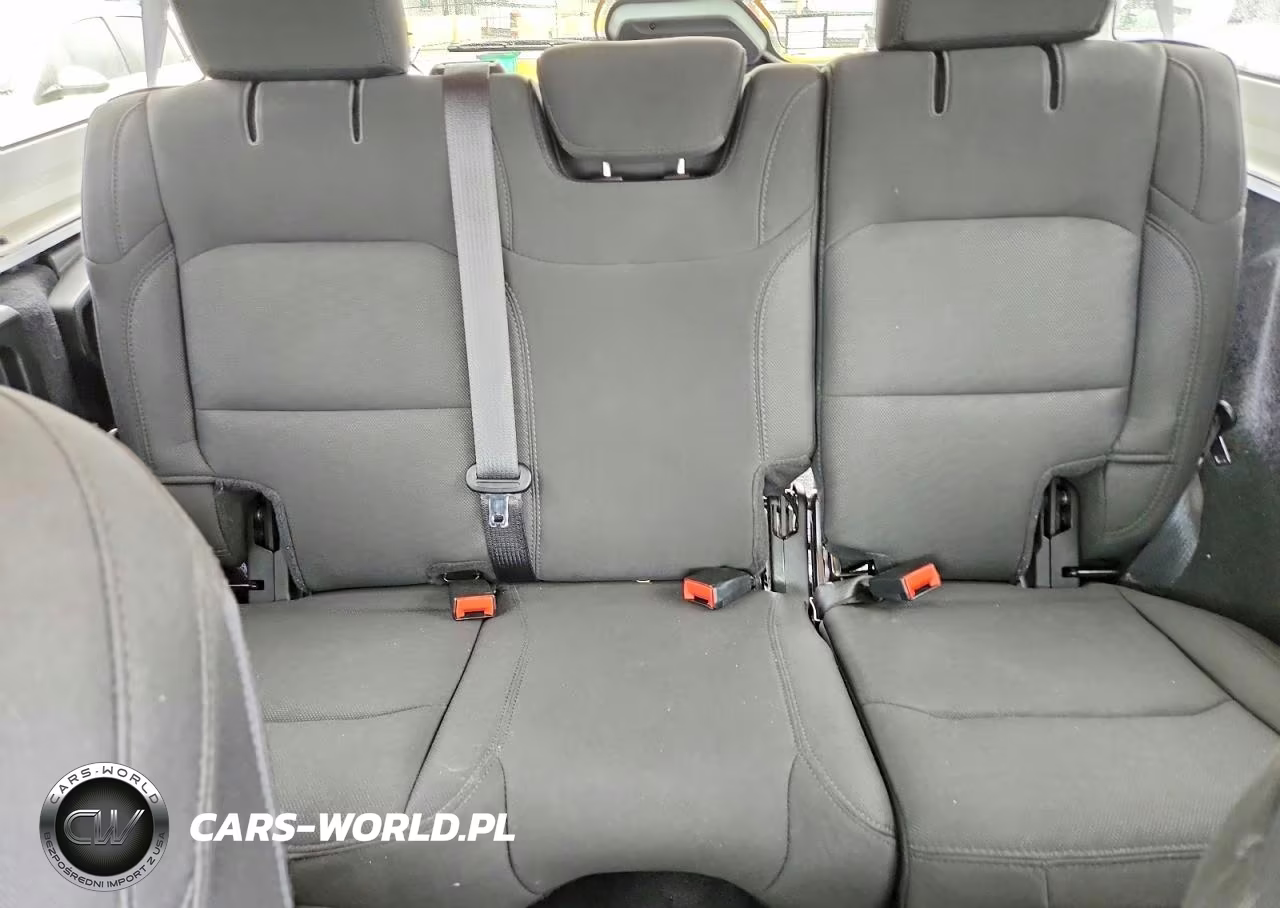 2019 Jeep Wrangler Unlimited Sahara VIN:1C4HJXEG8KW543109 - 10