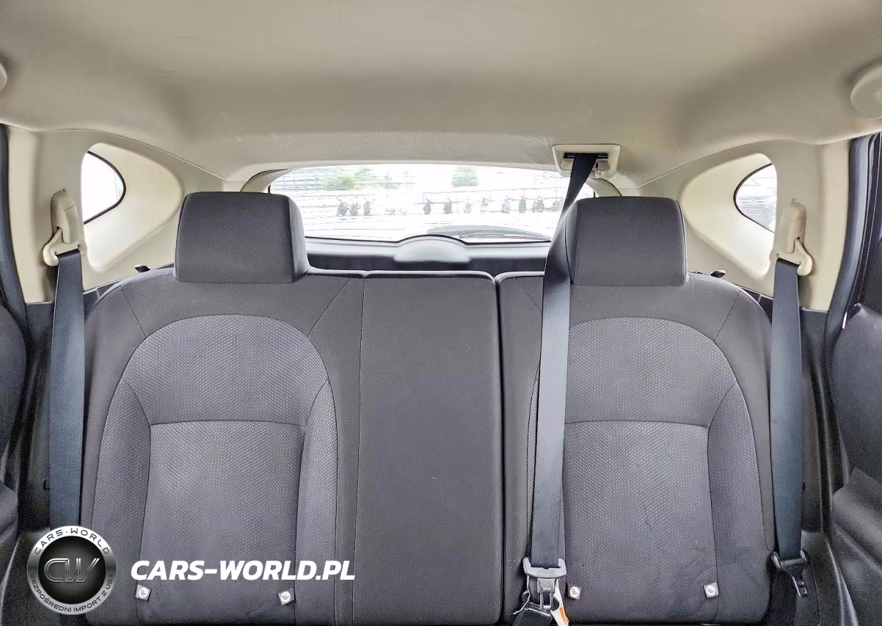 2015 Nissan Rogue Select S VIN:JN8AS5MT1FW157045 - 10