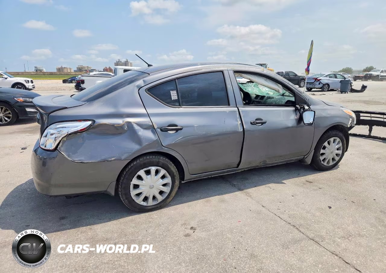 2018 Nissan Versa S Plus VIN:3N1CN7APXJL839146 - 3