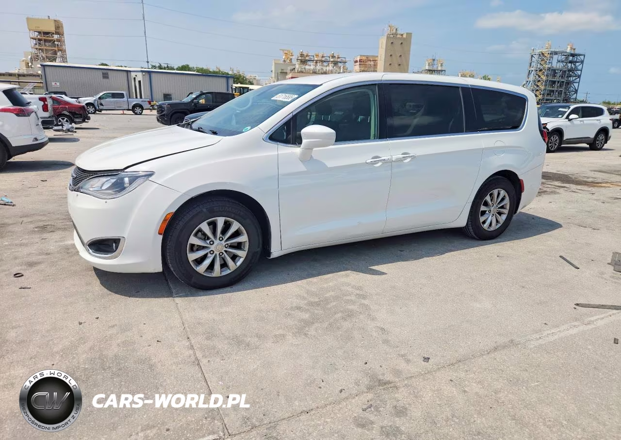 2018 Chrysler Pacifica Touring Plus