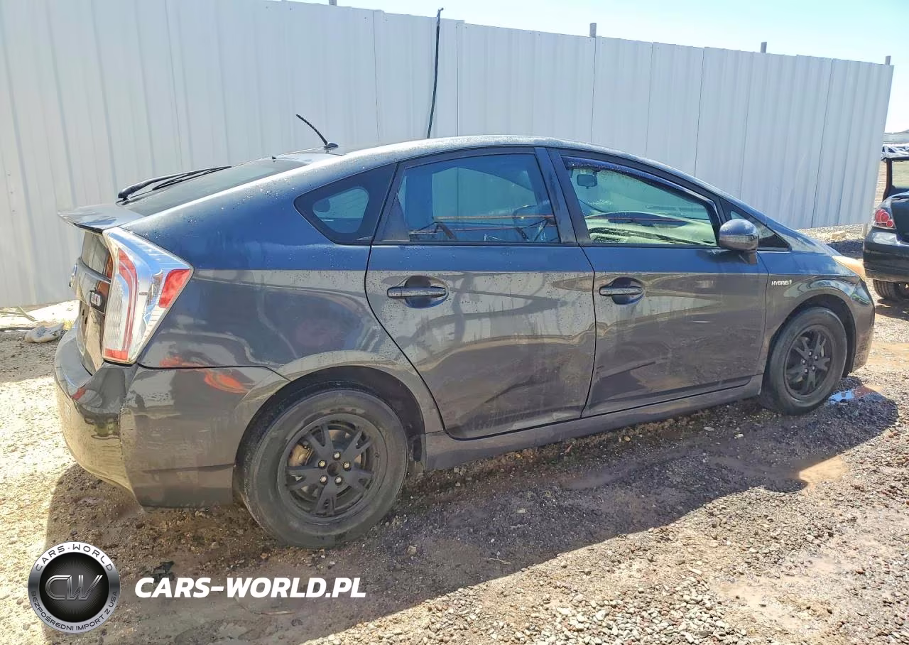 2013 Toyota Prius One VIN:JTDKN3DU6D1692290 - 3