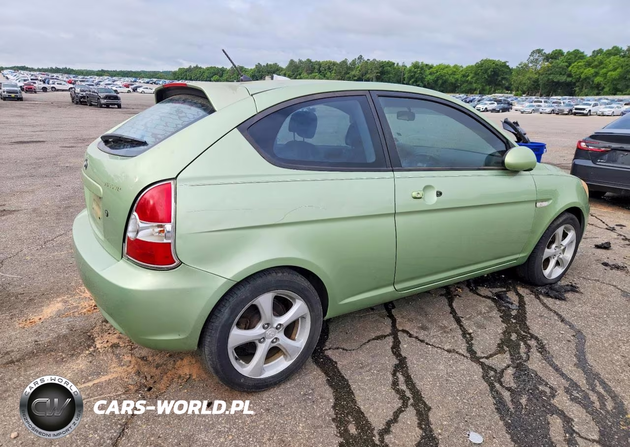 2007 Hyundai Accent Se VIN:KMHCN36C37U008559 - 3