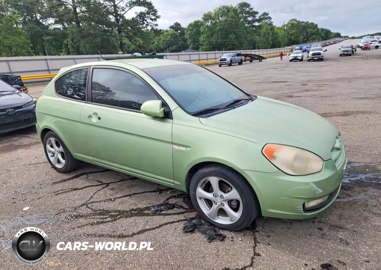 2007 Hyundai Accent Se VIN:KMHCN36C37U008559 - 4