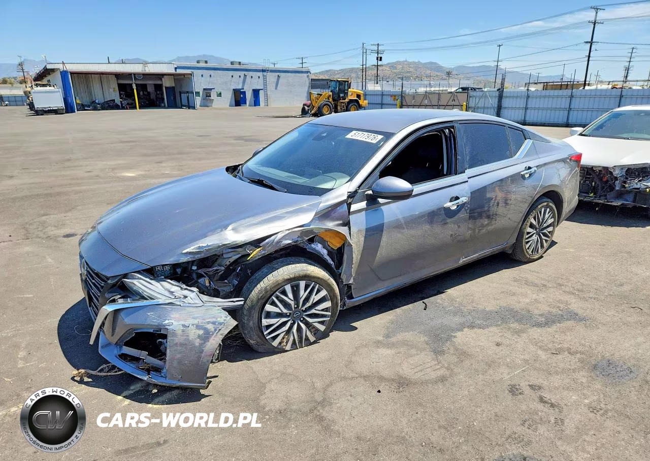 2023 Nissan Altima Sv