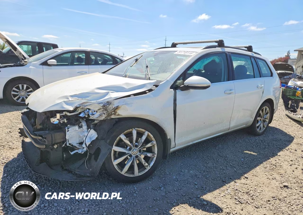 2017 Volkswagen Golf Sportwagen S