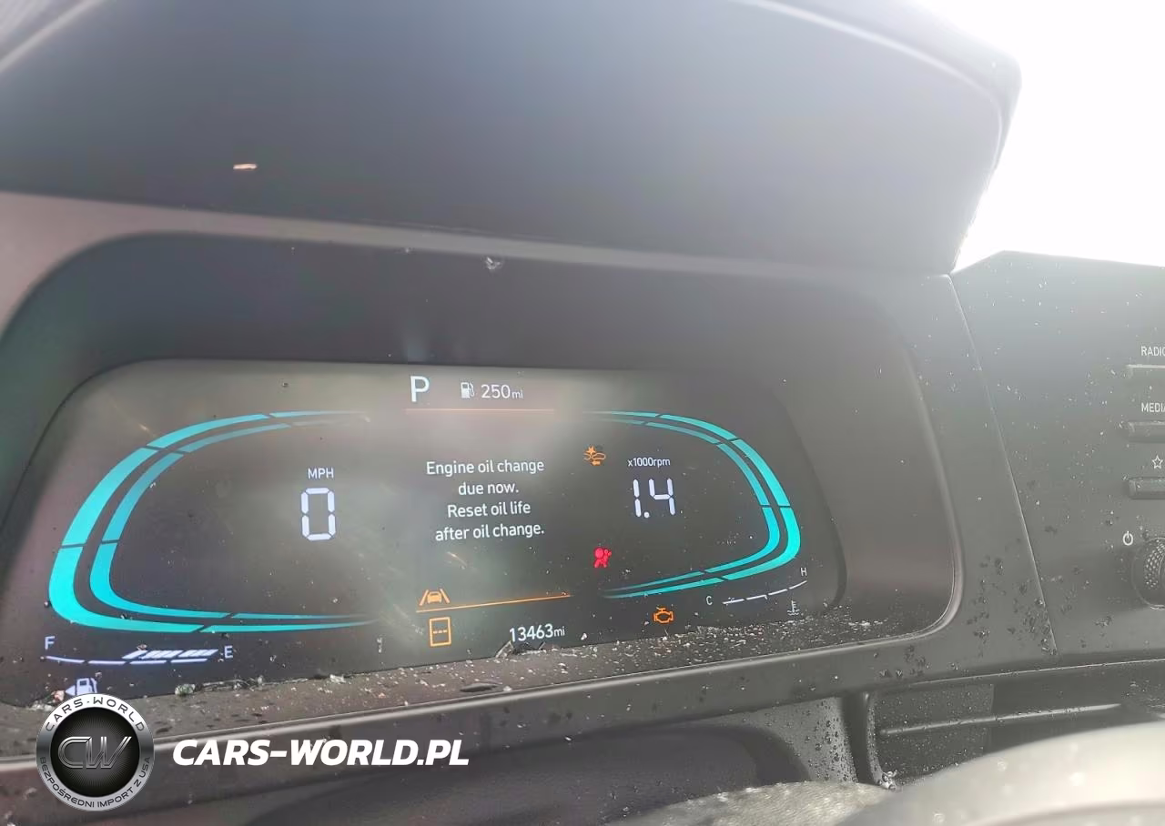 2026 Hyundai Elantra Sel Sport VIN:KMHLM4DG6TU099044 - 9