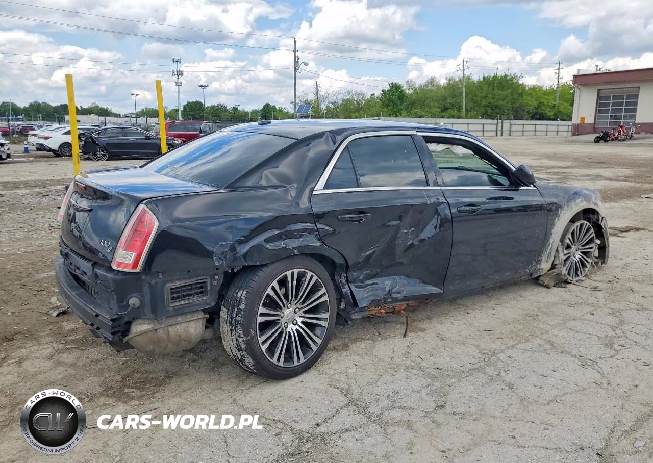 2013 Chrysler 300 S VIN:2C3CCABG5DH564348 - 3