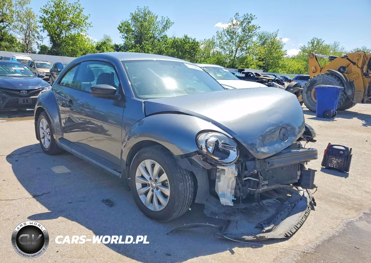 2018 Volkswagen Beetle S VIN:3VWFD7AT1JM701318 - 4