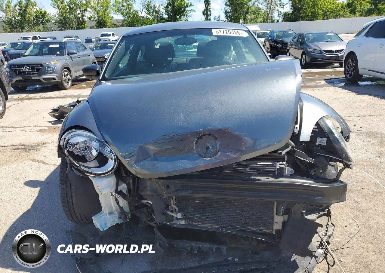 2018 Volkswagen Beetle S VIN:3VWFD7AT1JM701318 - 5