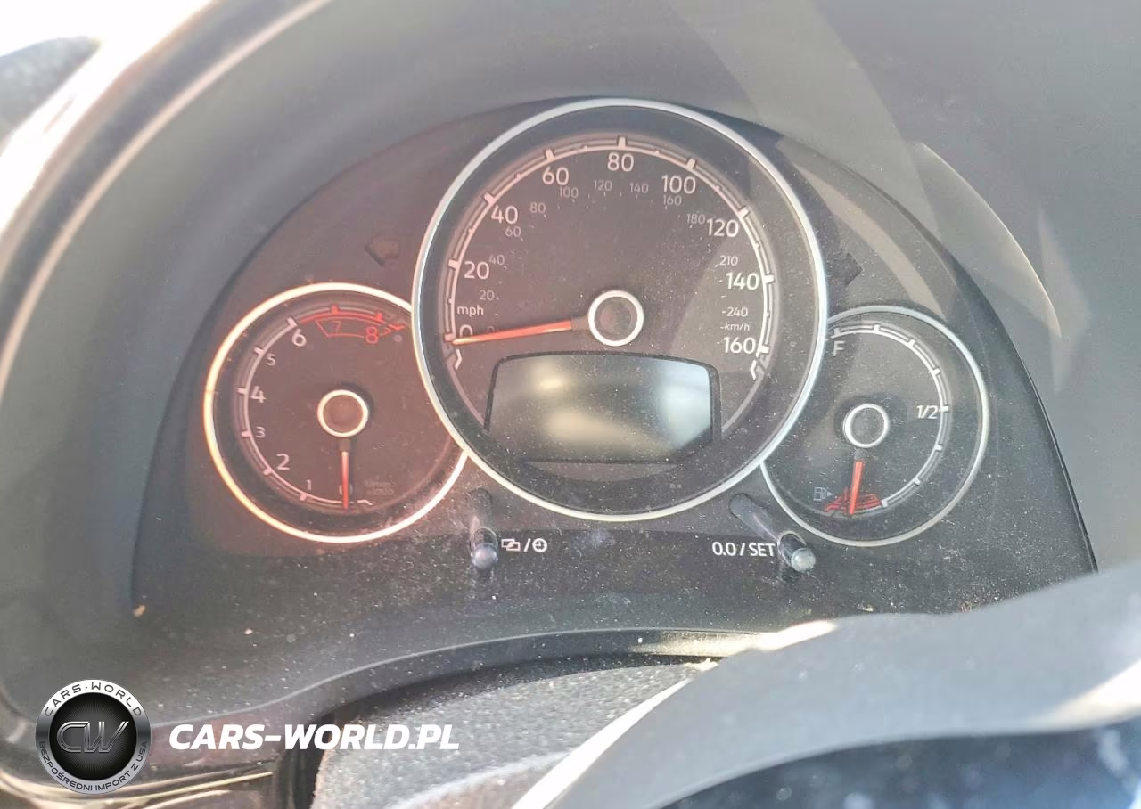 2018 Volkswagen Beetle S VIN:3VWFD7AT1JM701318 - 9