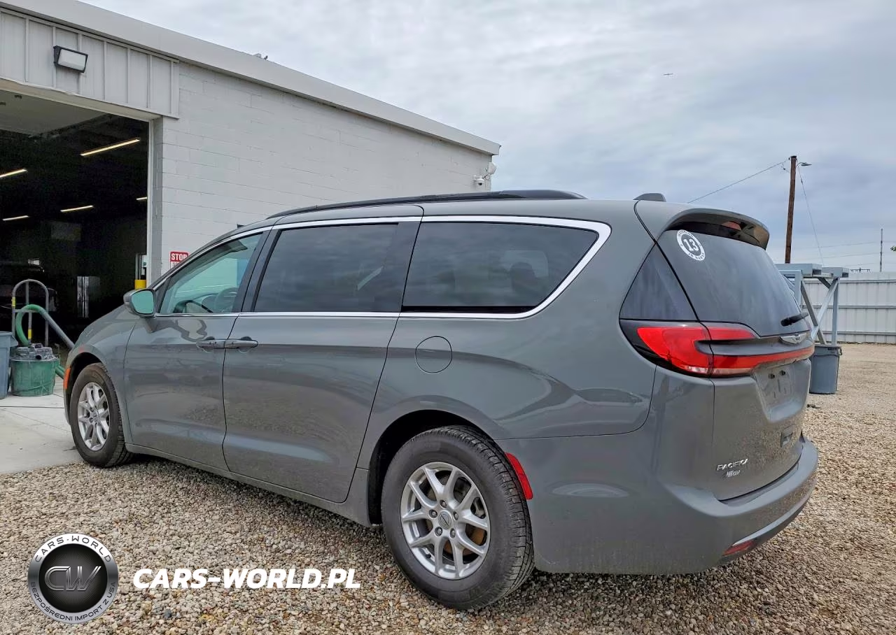 2022 Chrysler Pacifica Touring L VIN:2C4RC1BG9NR206073 - 2