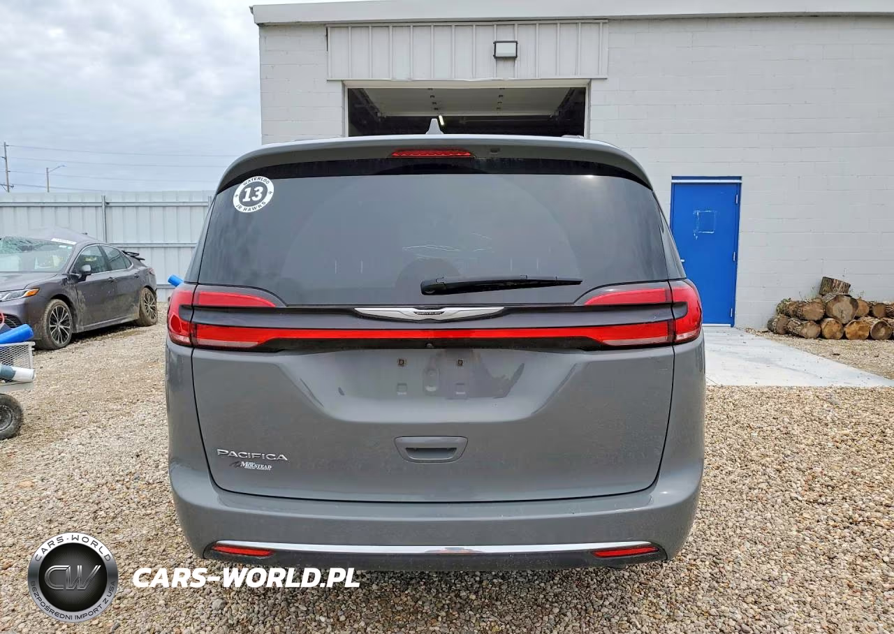 2022 Chrysler Pacifica Touring L VIN:2C4RC1BG9NR206073 - 6