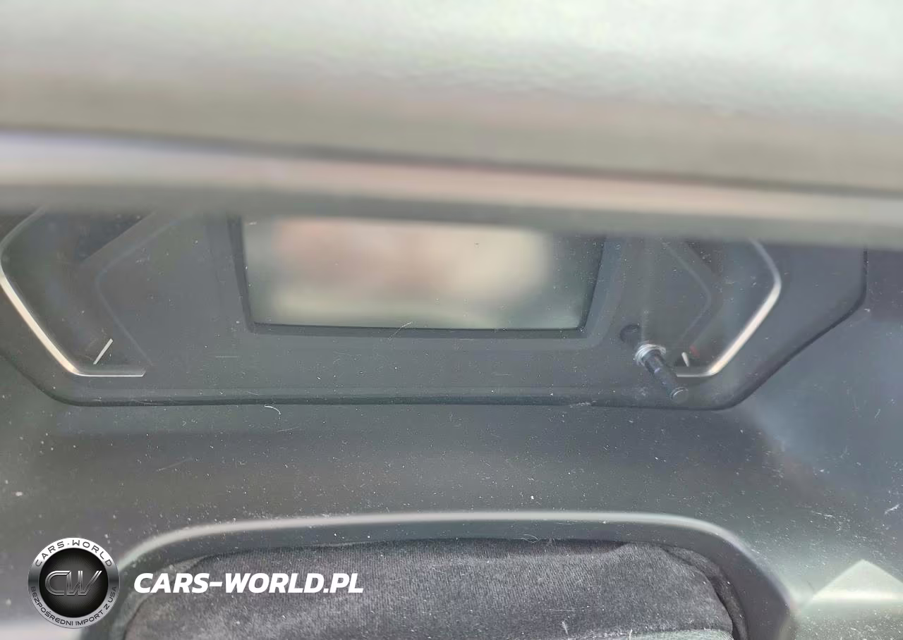 2018 Honda Odyssey Touring VIN:5FNRL6H82JB001021 - 9