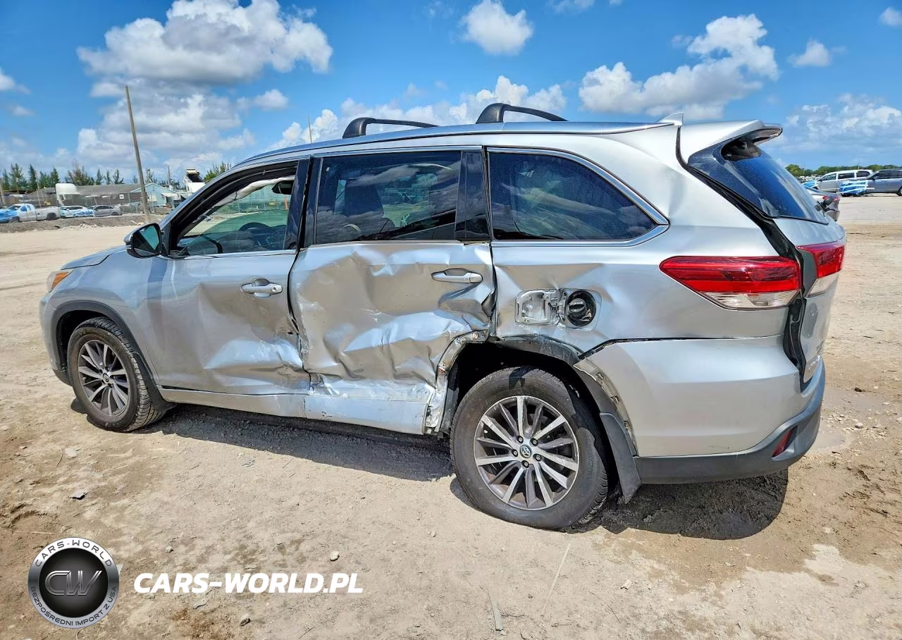 2017 Toyota Highlander Xle VIN:5TDKZRFH7HS517143 - 2