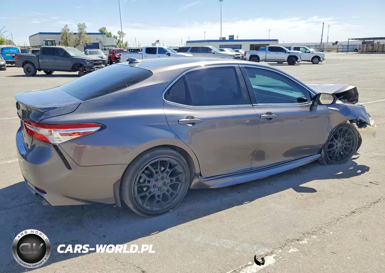 2020 Toyota Camry Se VIN:4T1G11AK0LU984521 - 3